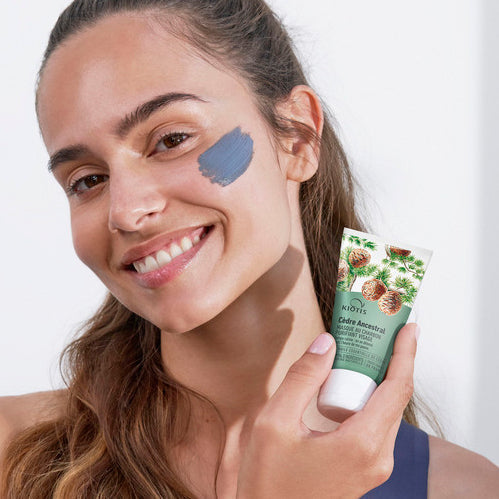 P167 C8 MASQUE VISAGE AU CHARBON